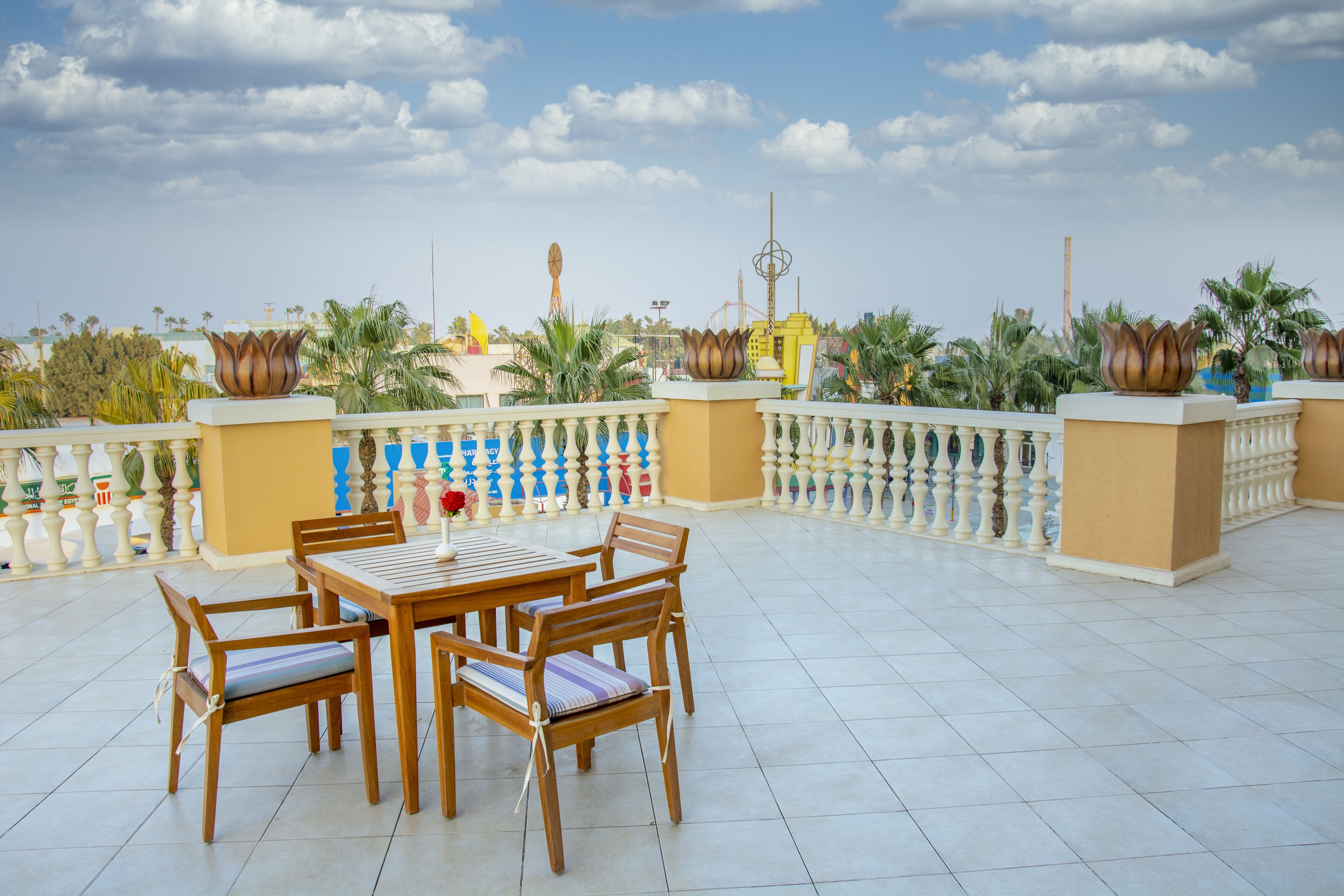 suite (corner) | terrace/patio