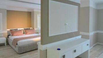 3 chambres, minibar, coffres-forts dans les chambres, bureau