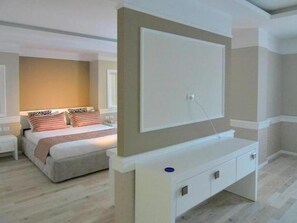 3 habitaciones, minibar y caja de seguridad en la habitación 