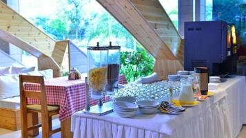 Free daily buffet breakfast