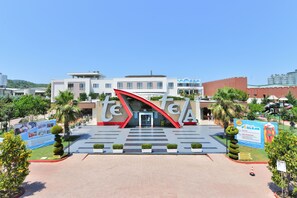 Mặt tiền nơi lưu trú