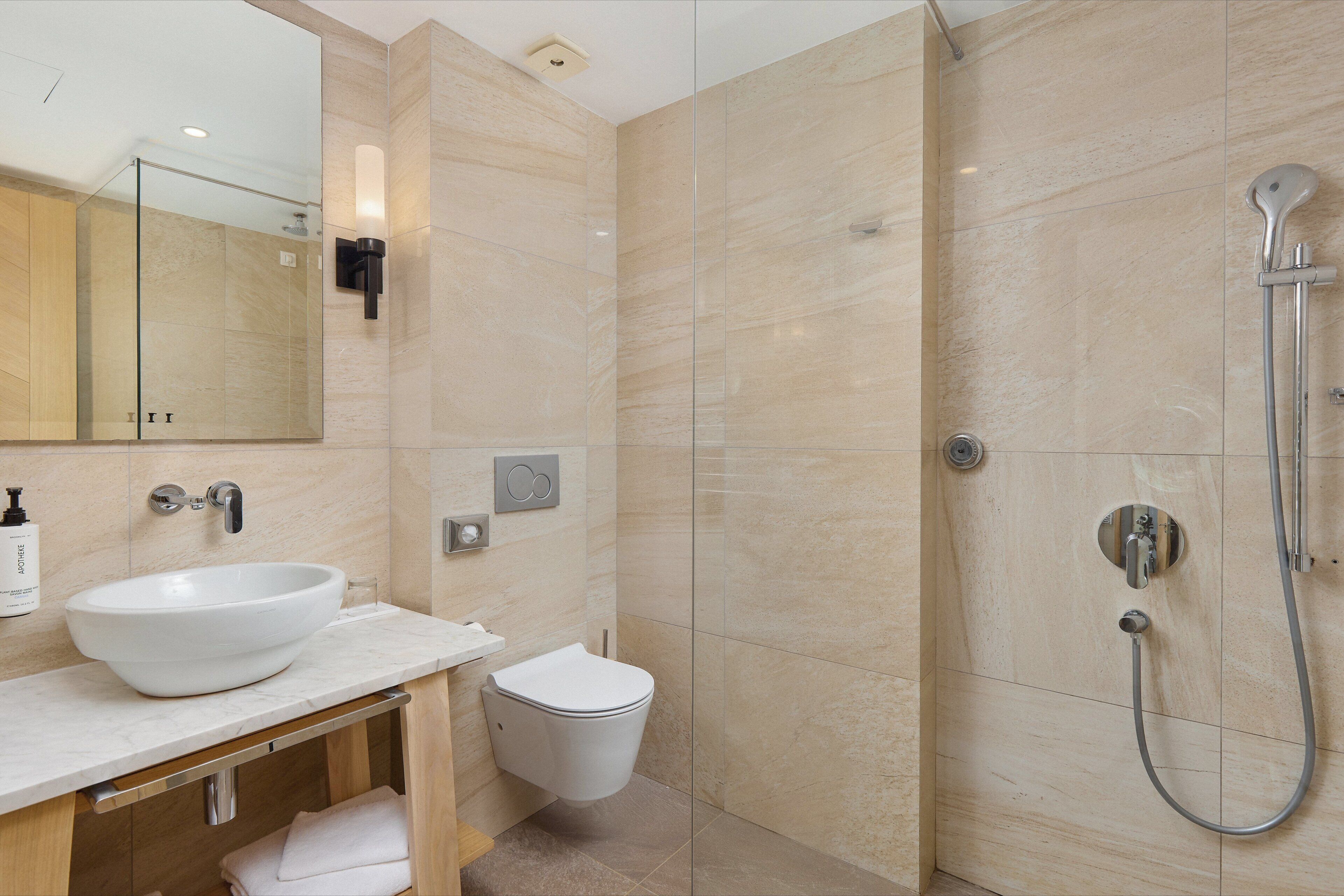 Chambre Standard, 1 grand lit, balcon, vue sur la mer | Literie de qualité, minibar, coffre-fort, bureau