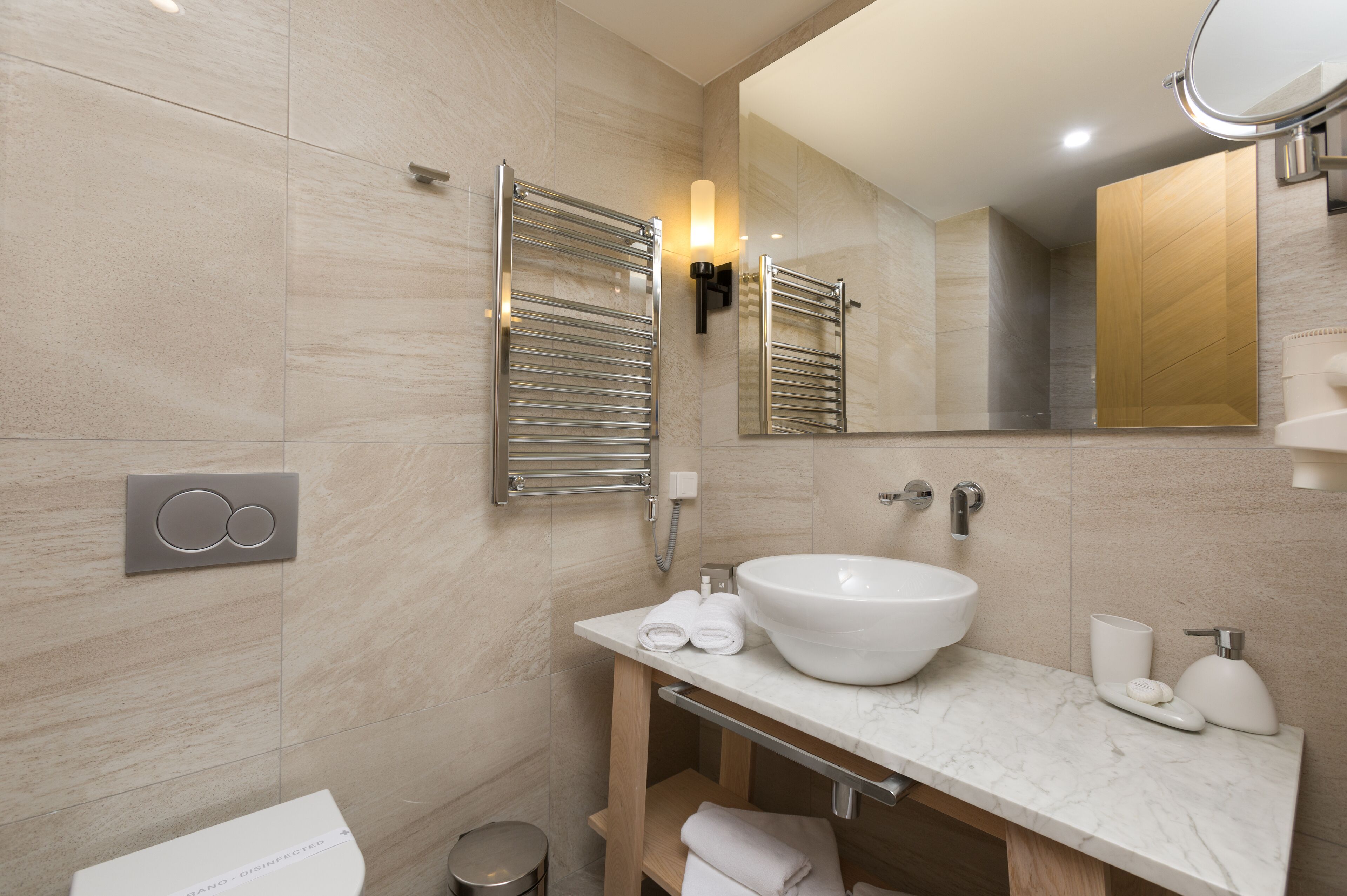 standard double or twin room, balcony | bathroom | free toiletries, hair dryer, dressing gowns, slippers