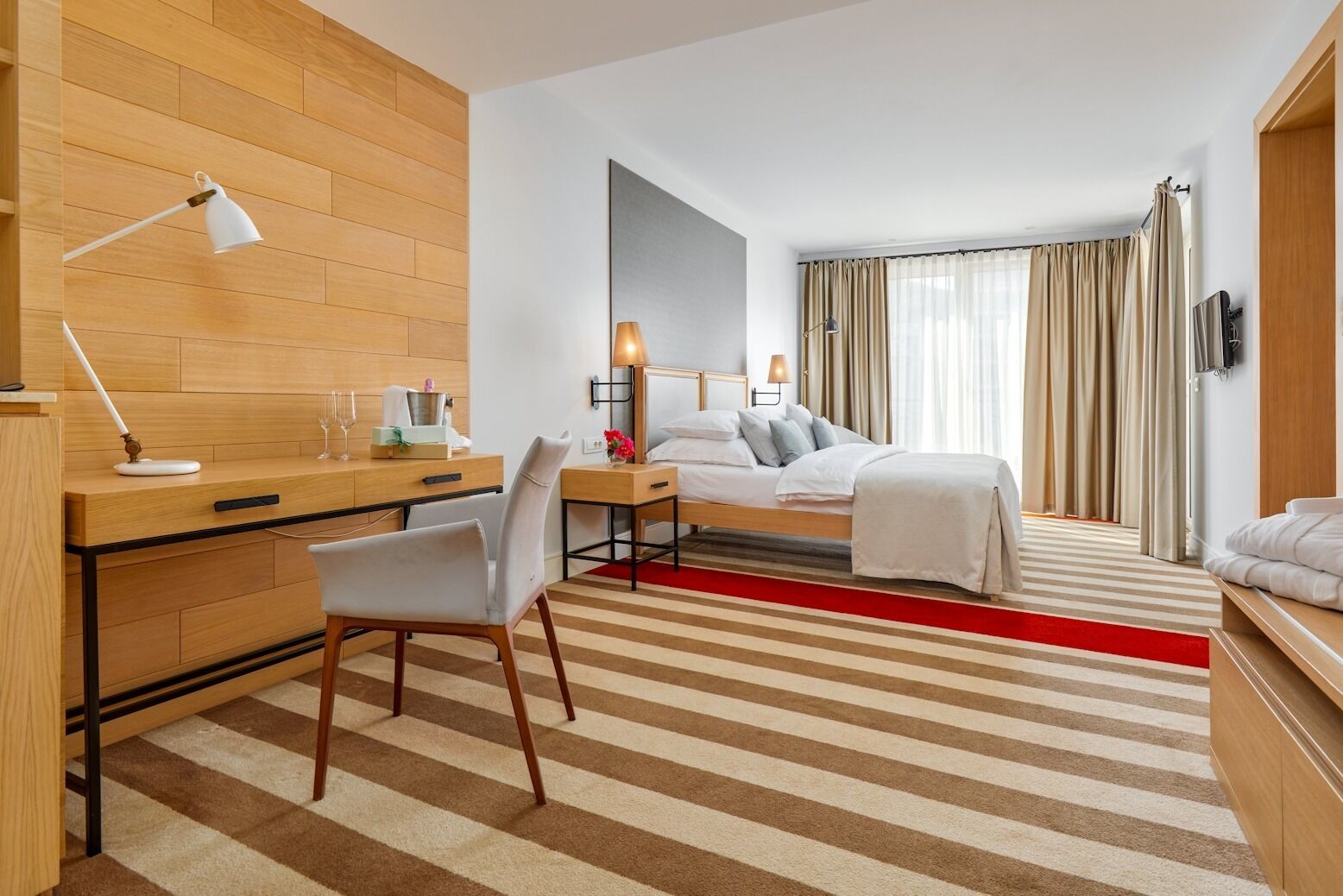 executive double or twin room | premium bedding, minibar, in-room safe, desk