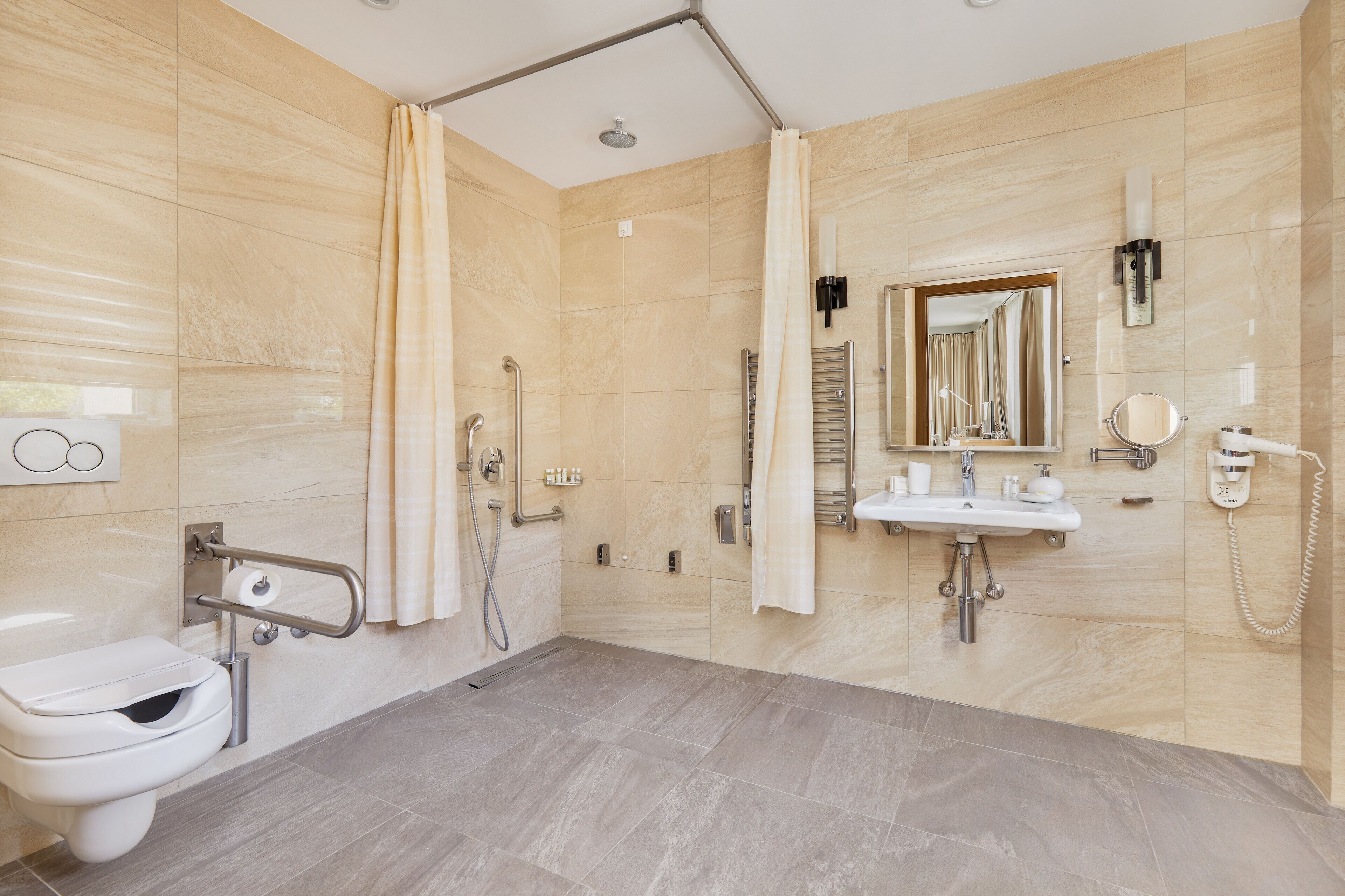 standard double or twin room, accessible | bathroom | free toiletries, hair dryer, dressing gowns, slippers