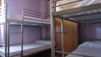 Màn/rèm cản sáng, nôi/giường cho trẻ sơ sinh (phụ phí)