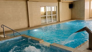 Indoor pool, pool loungers