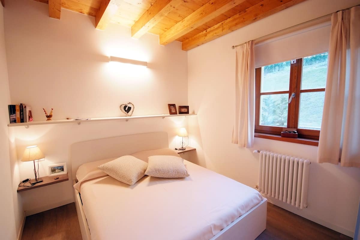 Apartment, 2 Bedrooms | Iron/ironing board (on request), WiFi (free), bed sheets