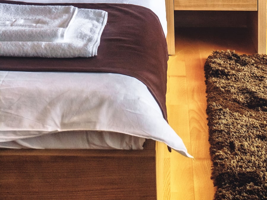 Premium bedding, minibar, desk, iron/ironing board (on request)