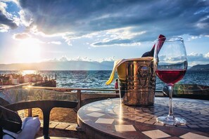 Outdoor dining - Park Lakeside Hotel (Ohrid)