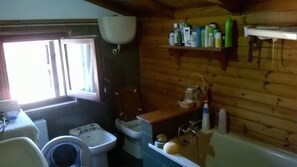 Apartment, 2 Bedrooms | Bathroom