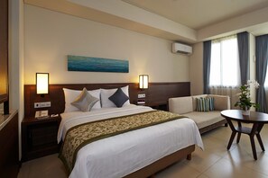 客房內保險箱、書桌、熨斗/熨衣板、折疊床/加床