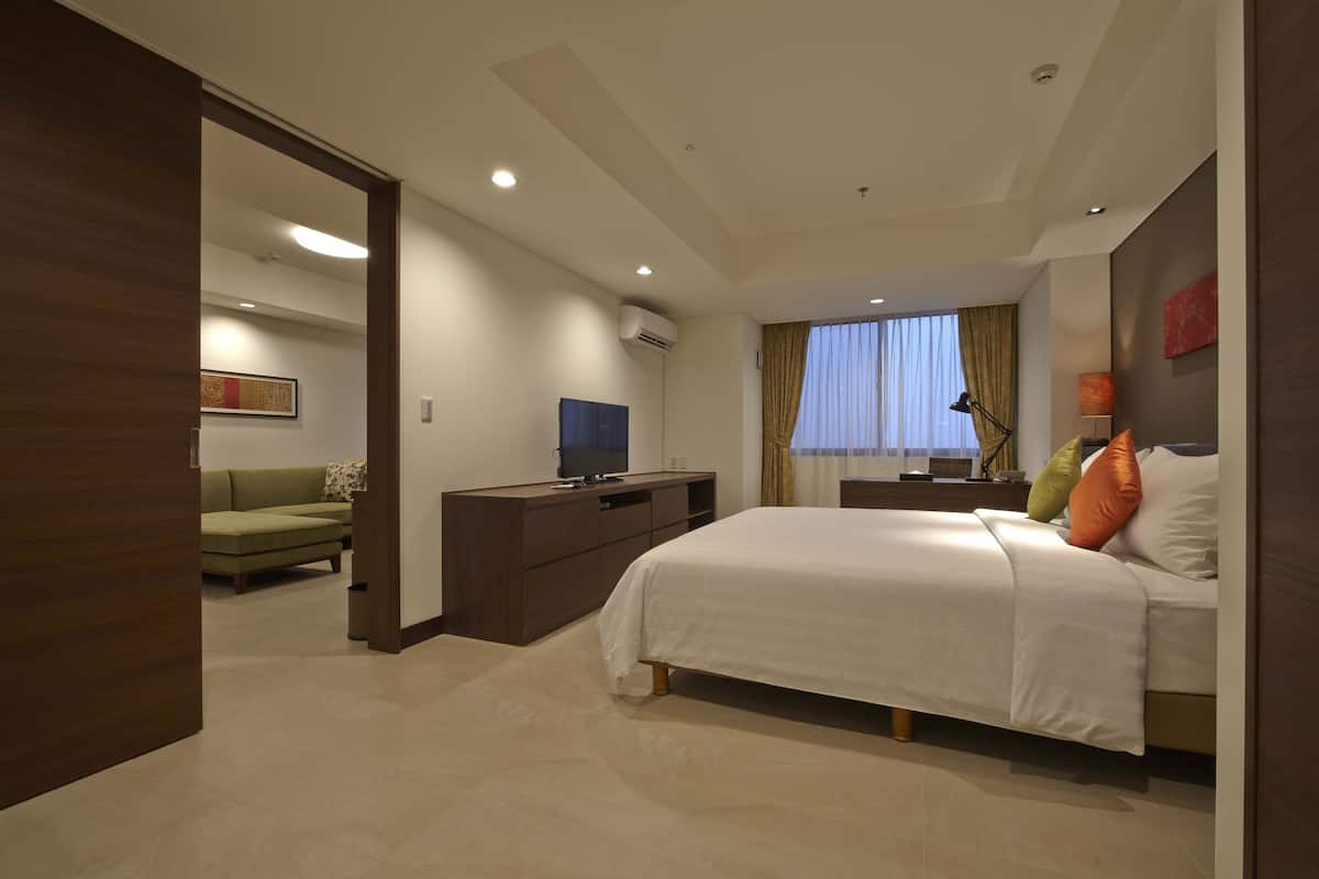 in-room safe, desk, iron/ironing board, rollaway beds