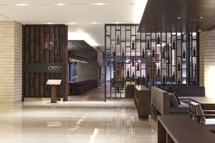 Σερβίρεται πρωινό, μεσημεριανό και βραδινό, με ιαπωνική κουζίνα 