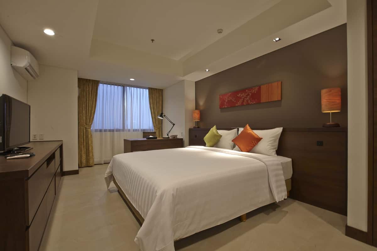 In-room safe, desk, iron/ironing board, rollaway beds