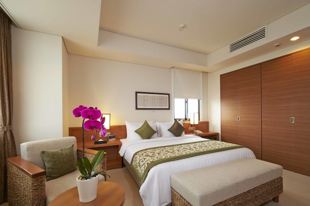 In-room safe, desk, iron/ironing board, rollaway beds
