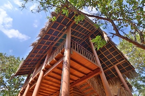 Tree House - The Other Corner (Habarana)
