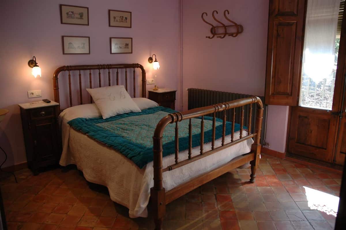 Family Room (Standard) | Premium bedding, desk, blackout drapes, soundproofing
