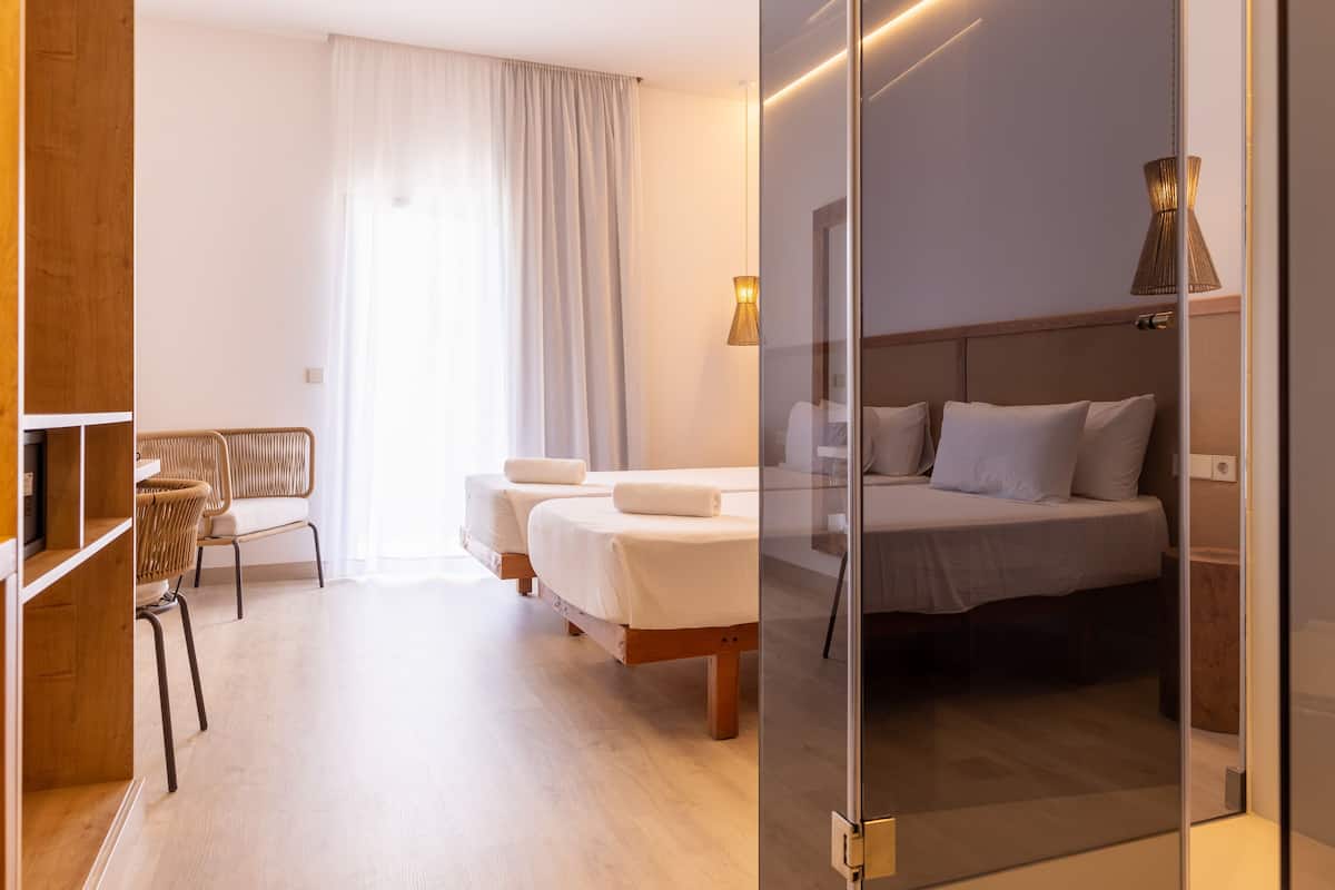 DOUBLE SUITE | Een kluis op de kamer, verduisterende gordijnen, gratis wifi, beddengoed