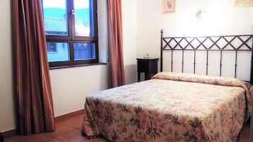 Casa, 2 quartos | Escrivaninha, quartos à prova de som, ferros/tábuas de passar roupa