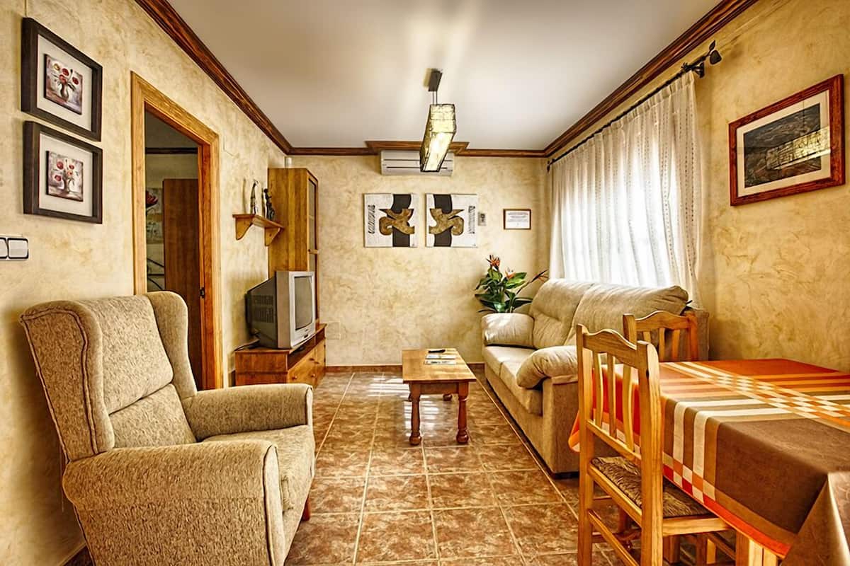 Casa, 2 habitaciones, Terraza | Área de sala de estar | Televisión de pantalla plana