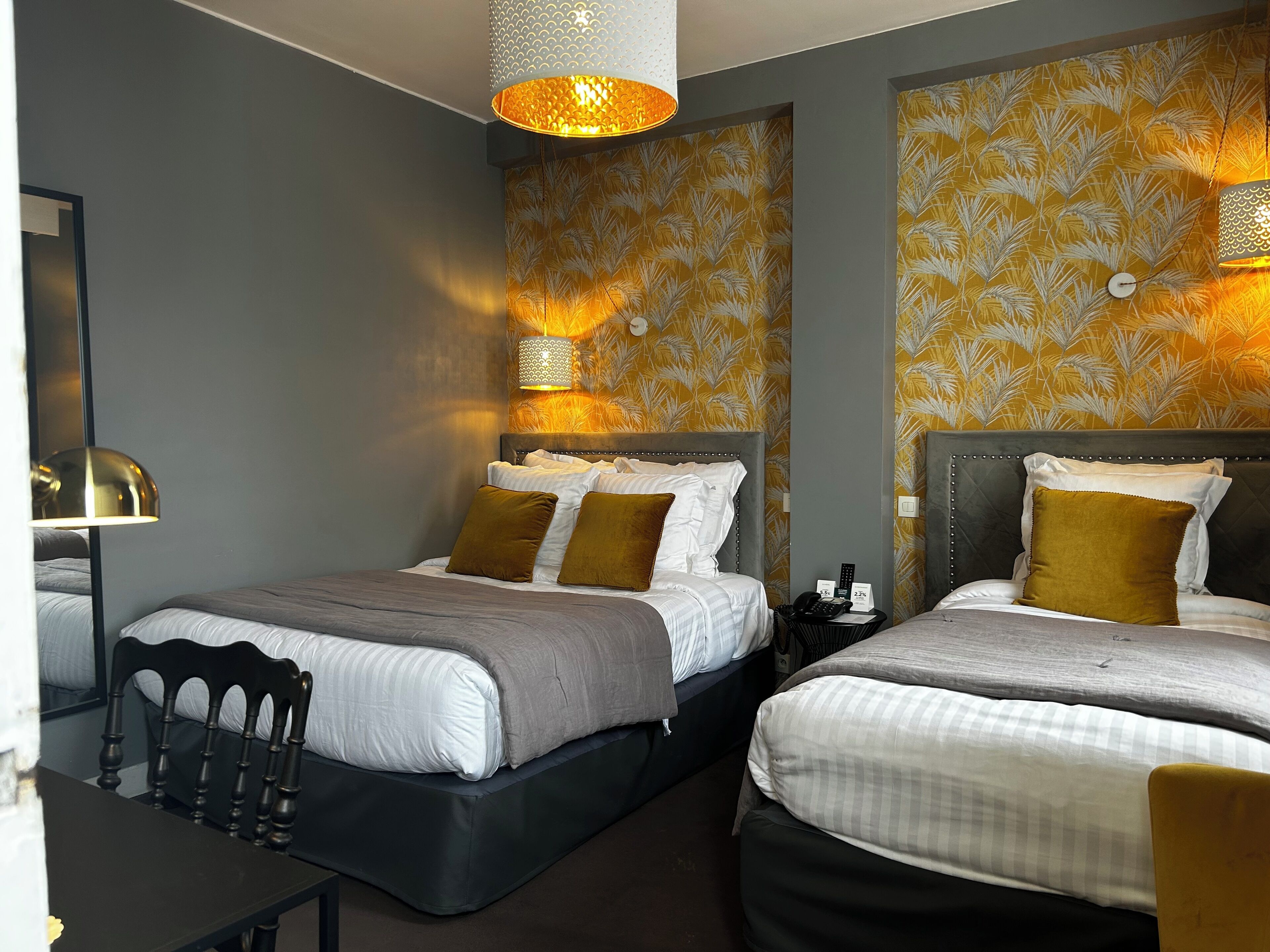 Chambre Deluxe double | Coffre-fort, bureau, système d’insonorisation, accès au Wi-Fi (inclus)