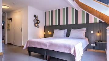 Standard Twin Room | In-room safe, soundproofing, free WiFi, bed sheets