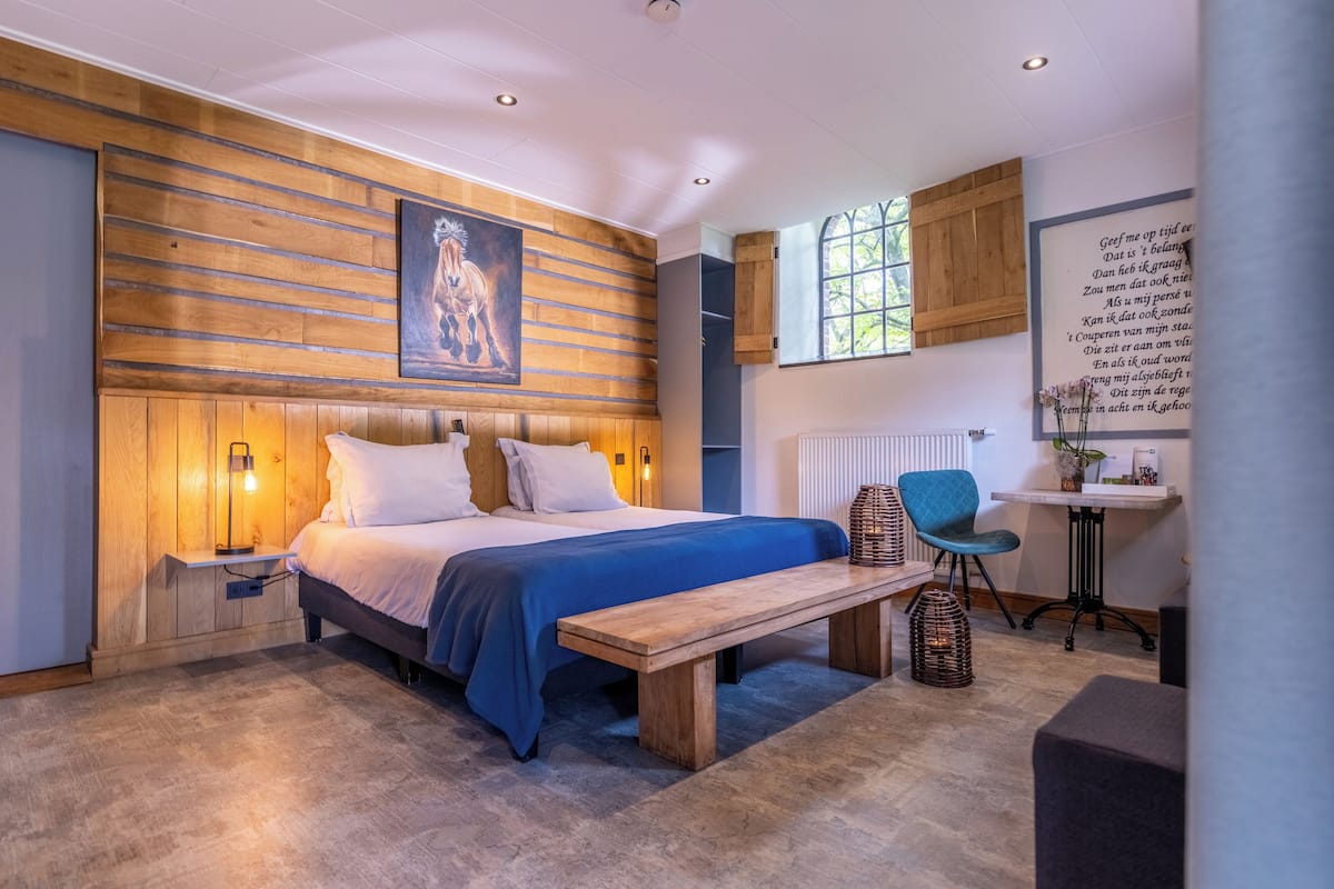 Chambre Confort double | Coffre-fort, systĂšme dâinsonorisation, accĂšs au Wi-Fi (inclus)