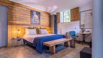 Comfort Double Room | In-room safe, soundproofing, free WiFi, bed sheets