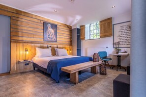 Comfort tweepersoonskamer | Een kluis op de kamer, geluiddichte muren, gratis wifi, beddengoed