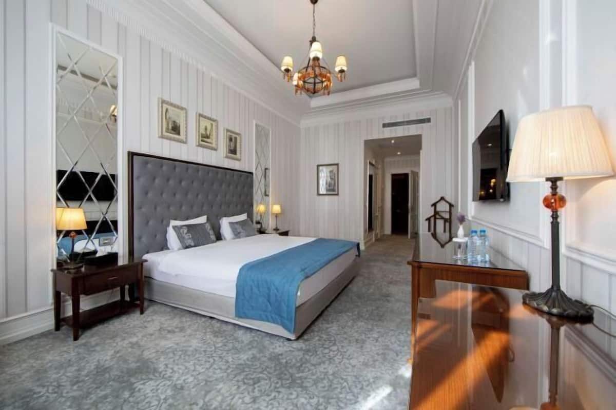 Premium bedding, minibar, in-room safe, desk