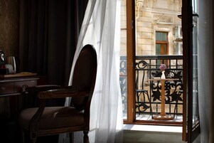 Deluxe Double or Twin Room, Non Smoking, City View | Premium bedding, minibar, in-room safe, desk