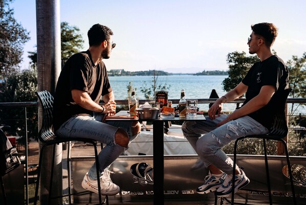 Bar (in der Unterkunft)