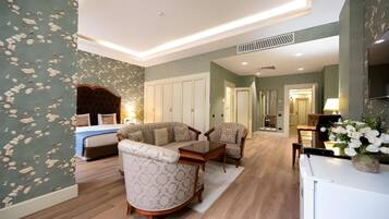 Premium bedding, minibar, in-room safe, desk