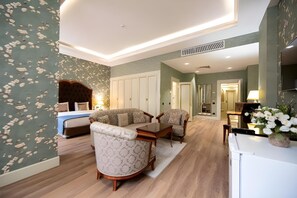 Premium bedding, minibar, in-room safe, desk