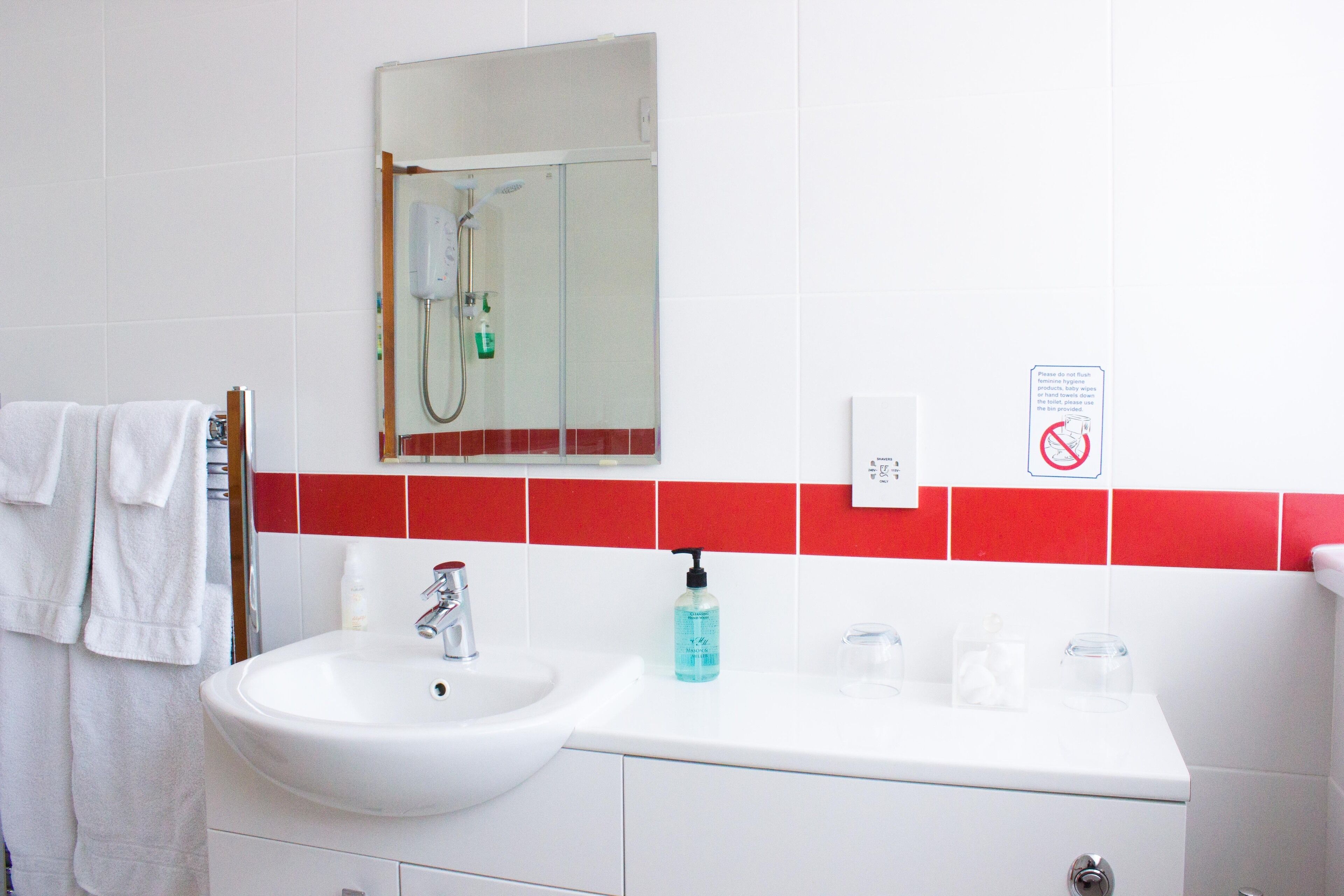 双人房, 独立浴室 | 浴室 | 免费洗浴用品、吹风机、洗发水、卫生纸