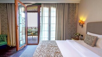 Family Room | 2 bedrooms, in-room safe, desk, blackout drapes