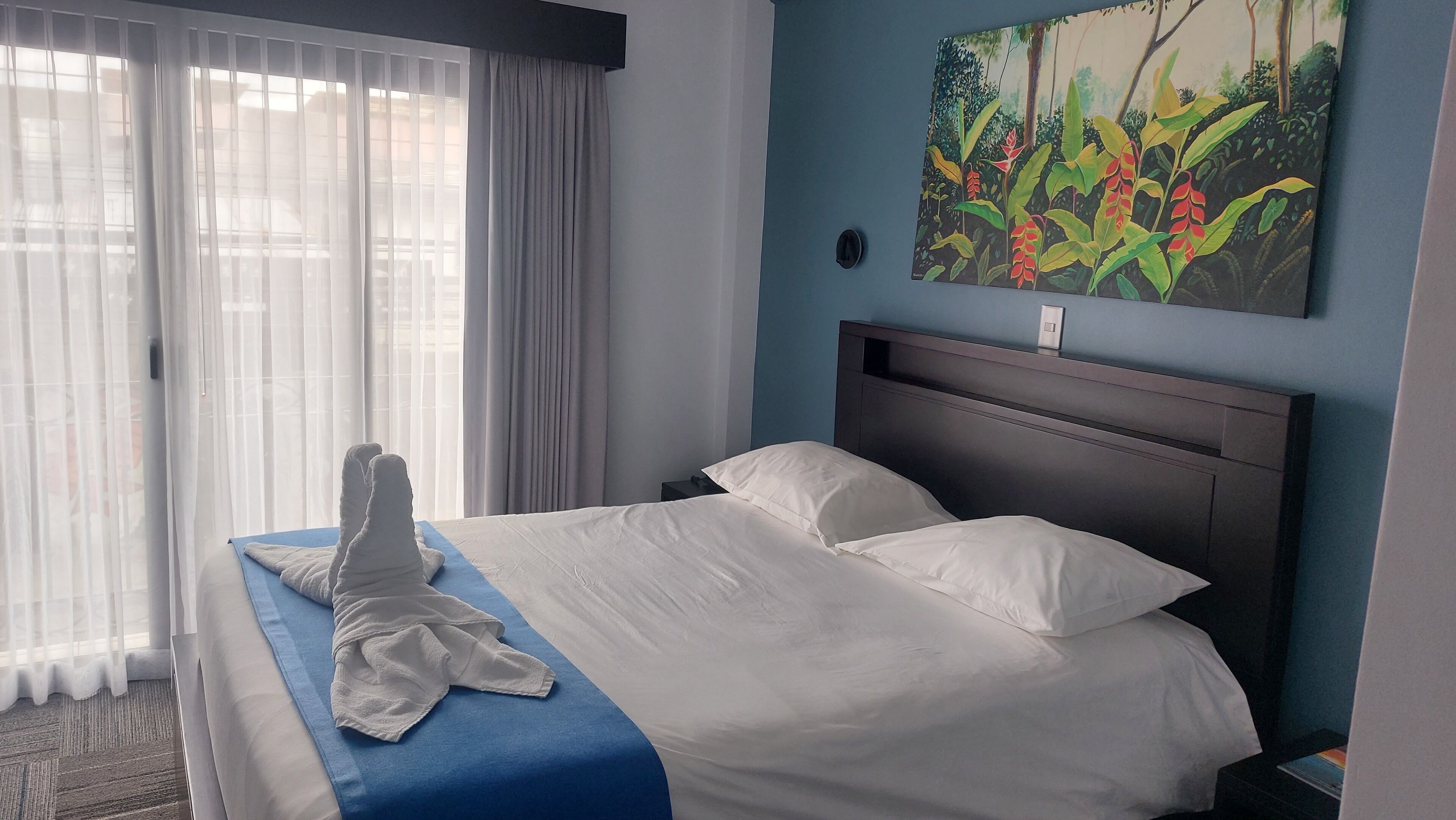 standard room, 1 queen bed | 1 bedroom, in-room safe, free wifi, bed sheets