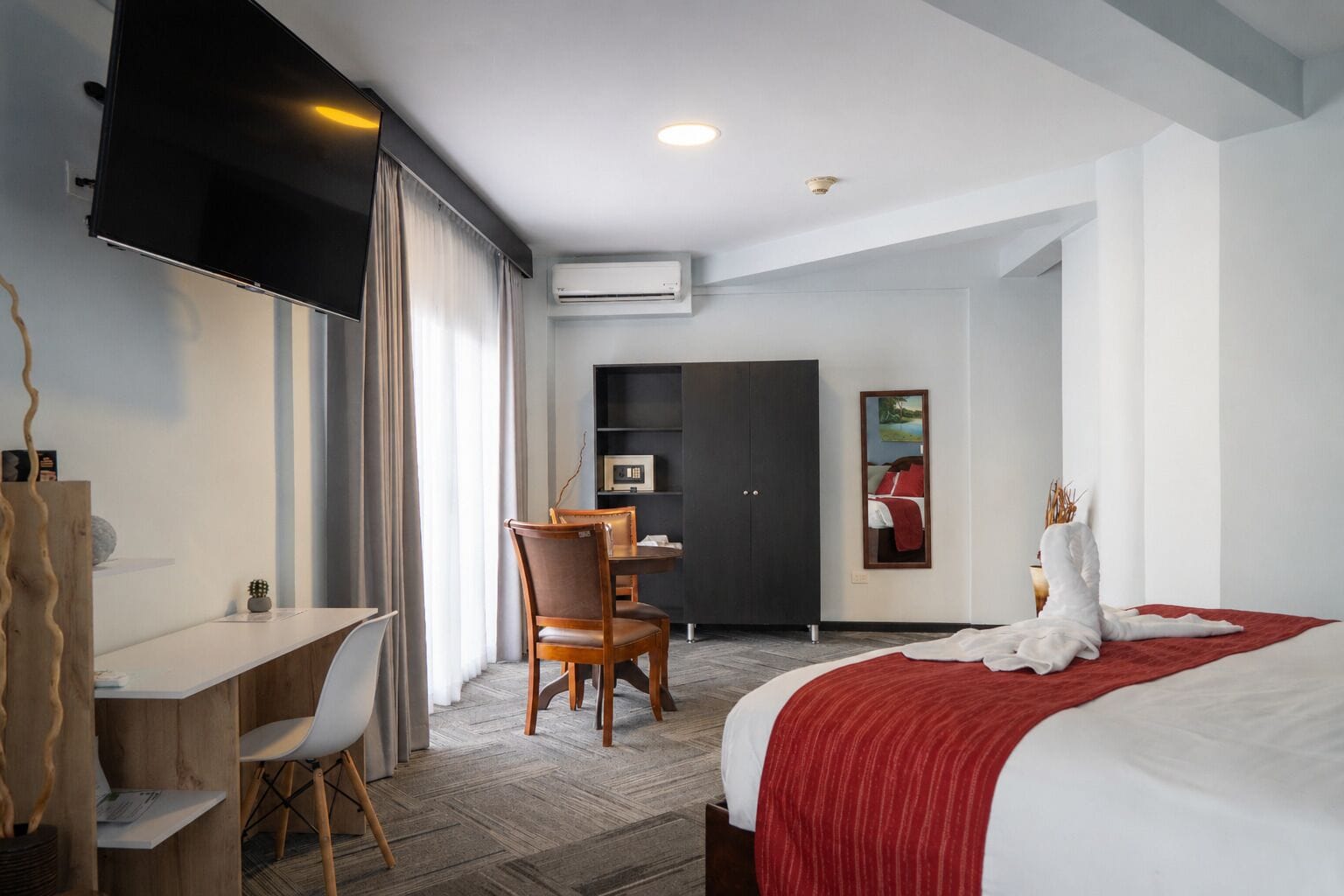 Caja de seguridad en la habitación, wifi gratis y ropa de cama 