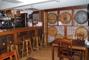 Bar (en el alojamiento)