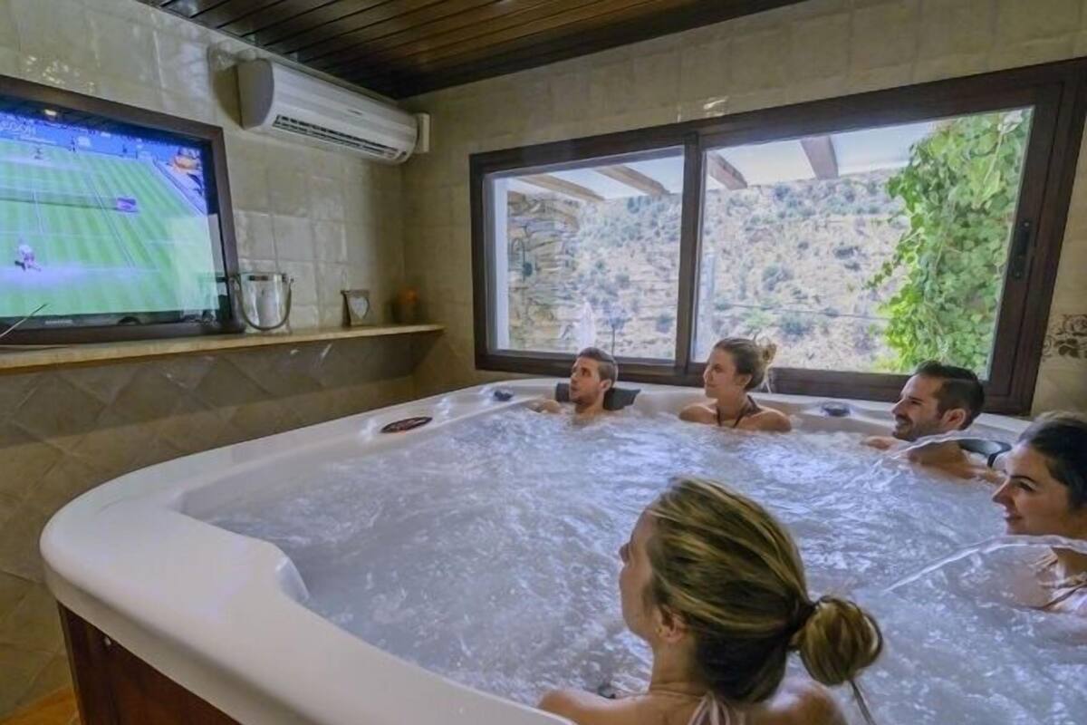 Casa, 2 habitaciones (Jacuzzi - C'Antonia) | Tina de hidromasaje