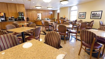 Ilmainen päivittäinen buffetaamiainen