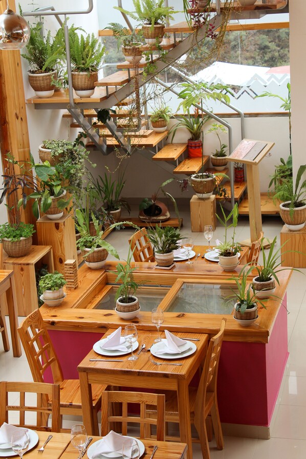 Breakfast, lunch, dinner served; Peruvian cuisine - Hotel Waman (Machu Picchu)