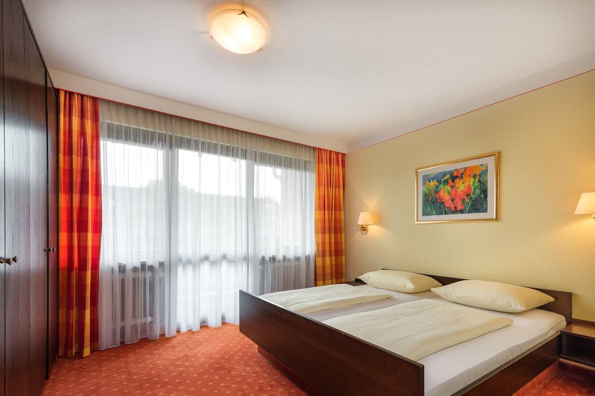 Suite, 1 Bedroom, Balcony, Courtyard View