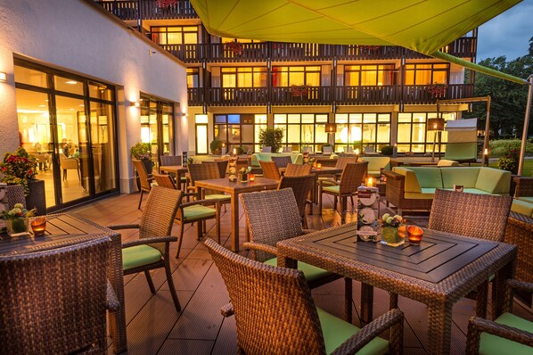 Sundeck - Johannesbad Hotel Königshof (Bad Fuessing)