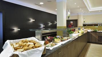 Lunch and dinner served, Regional cuisine