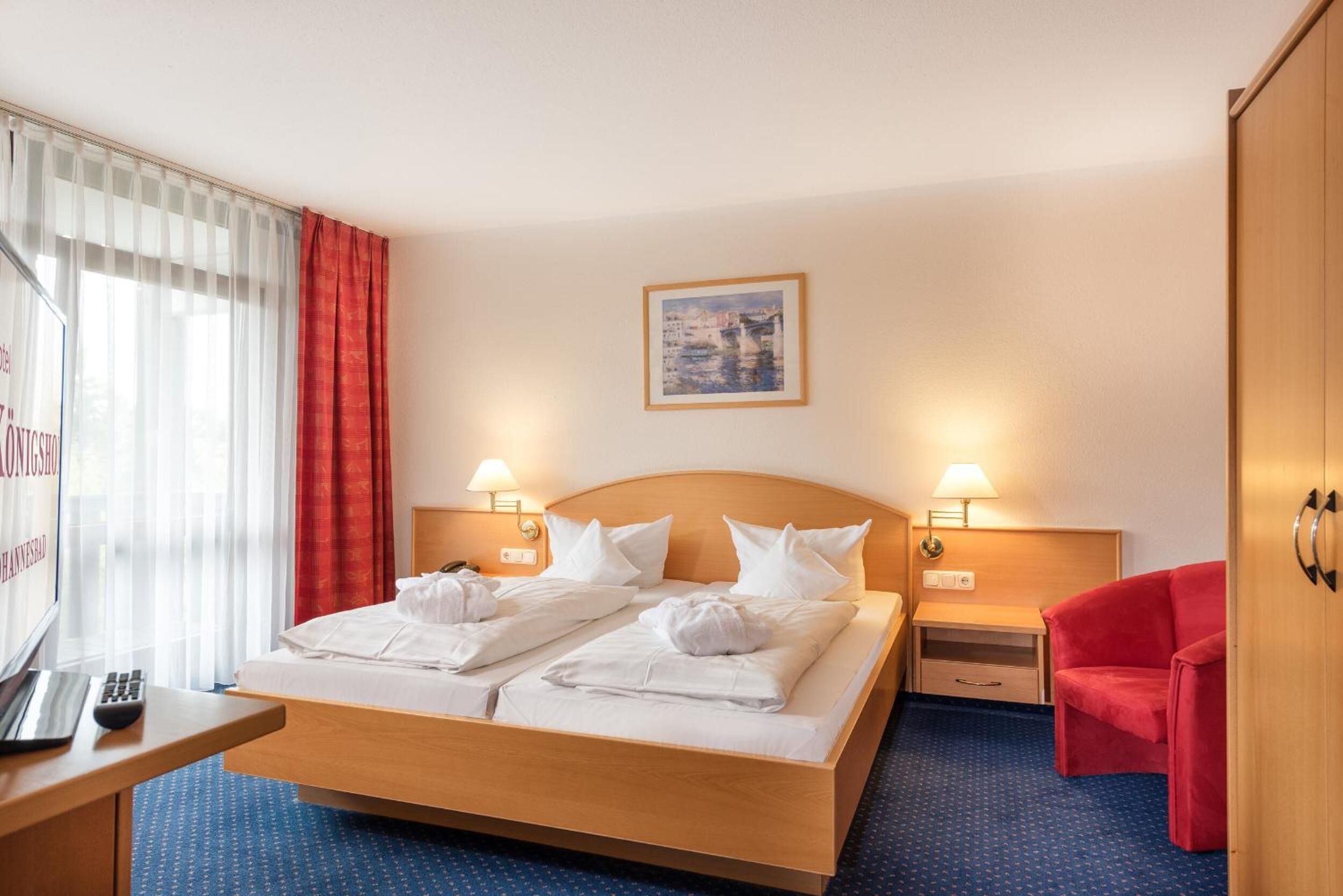 Minibar, in-room safe, iron/ironing board, free WiFi