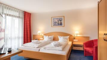 Minibar, in-room safe, iron/ironing board, free WiFi