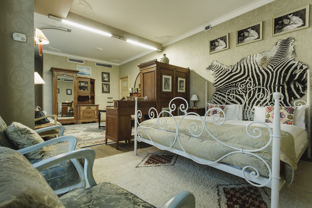Deluxe Family Room