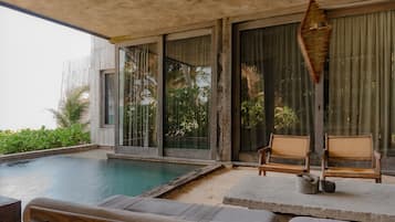 Private pool